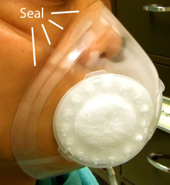 Transparent surface indicates good face seal of Totobobo mask